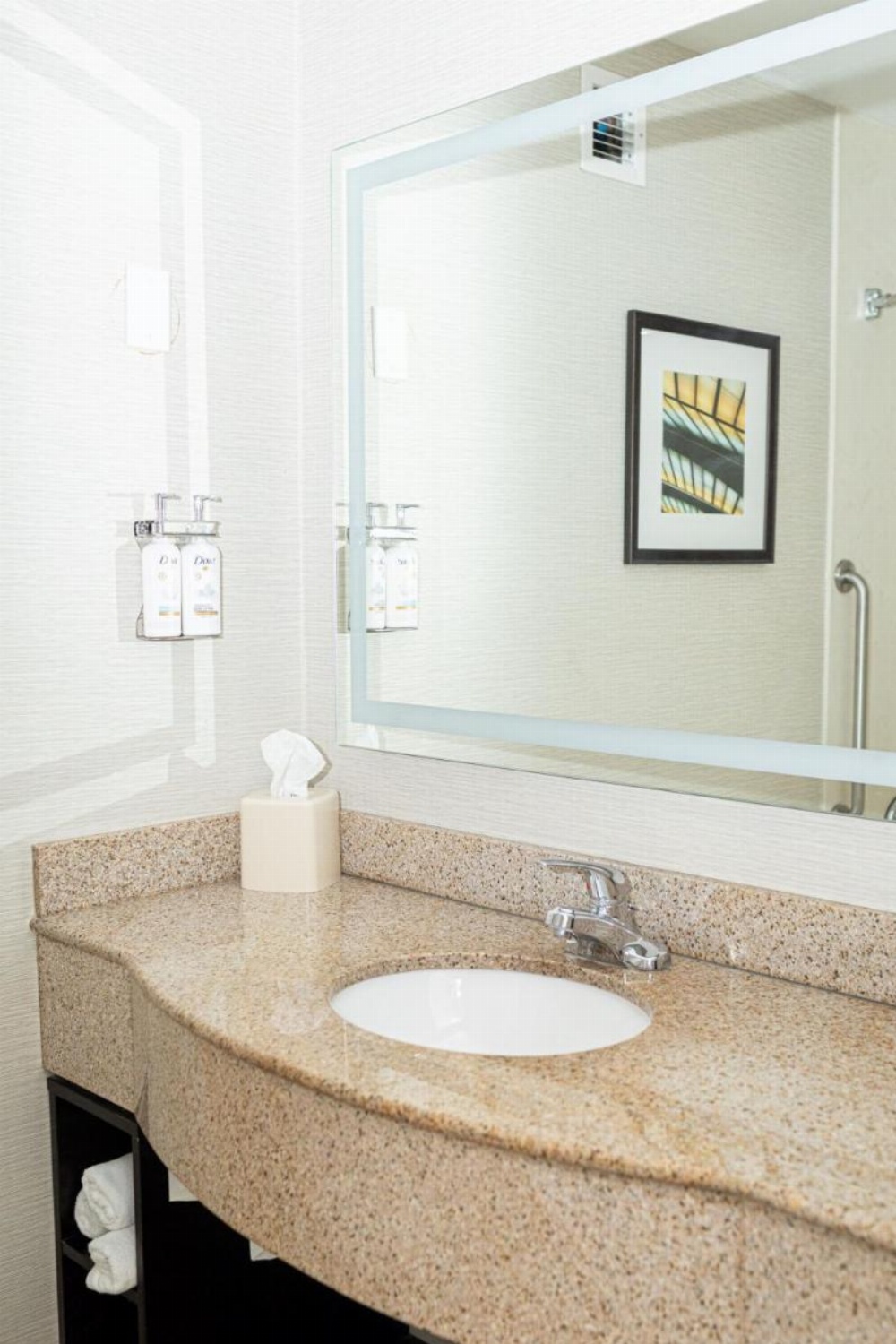 Room image 4